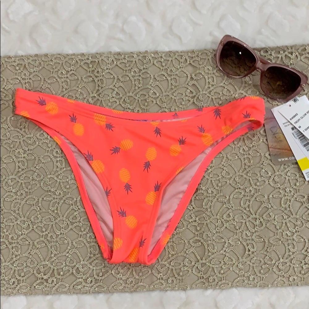 COCO Rave Swim Bottom Size M NWT